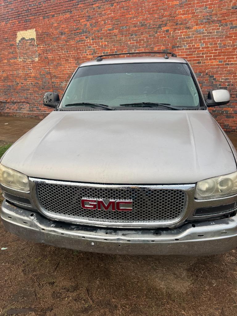 2005 GMC Yukon XL SLE's photo